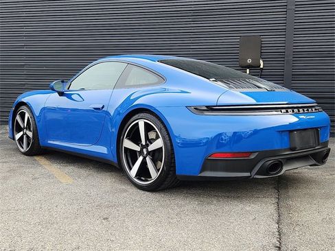 Used 2025 Porsche 911 Carrera image 3