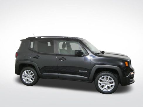 Used 2016 Jeep Renegade Latitude AWD/4WD image 2