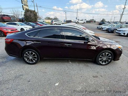 Used 2017 Toyota Avalon XLE image 2