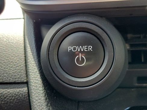 Used 2024 Toyota Prius LE FWD image 29