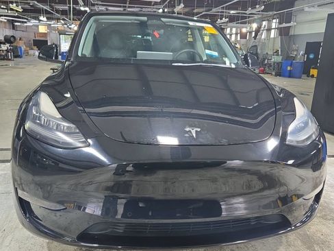Used 2021 Tesla Model Y Long Range AWD/4WD image 2