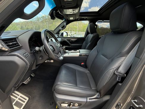 Used 2024 Lexus LX 600 F Sport image 14