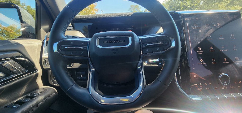 Used 2025 GMC Yukon Denali w/ Denali Reserve Package AWD/4WD image 44