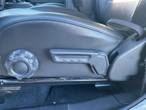 Used 2023 Jeep Gladiator Sport image 12