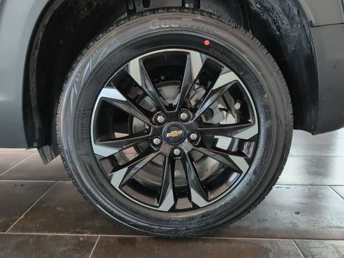Used 2023 Chevrolet TrailBlazer LT FWD image 9
