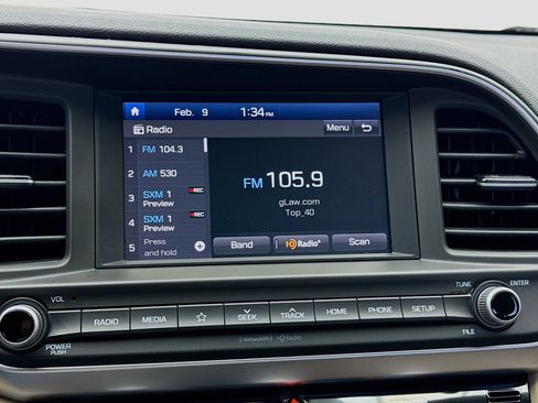 Used 2020 Hyundai Elantra SEL image 11