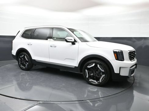 Used 2025 Kia Telluride S FWD image 35