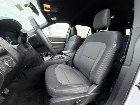 Used 2018 Ford Explorer XLT image 21
