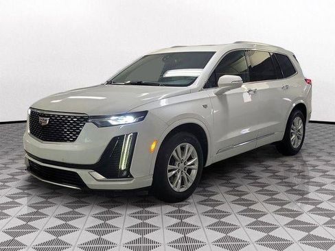 Certified 2023 Cadillac XT6 Luxury FWD image 3