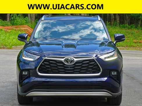 Used 2022 Toyota Highlander Platinum image 4