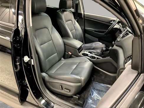 Used 2016 Hyundai Tucson Limited w/ Option Group 03 FWD image 29