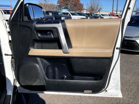 Used 2019 Toyota 4Runner SR5 Premium image 22