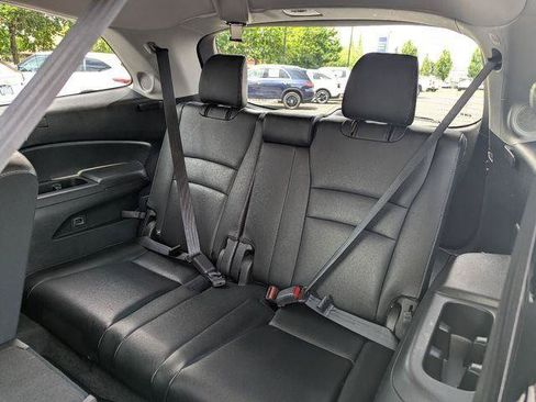 Used 2016 Honda Pilot Touring image 32