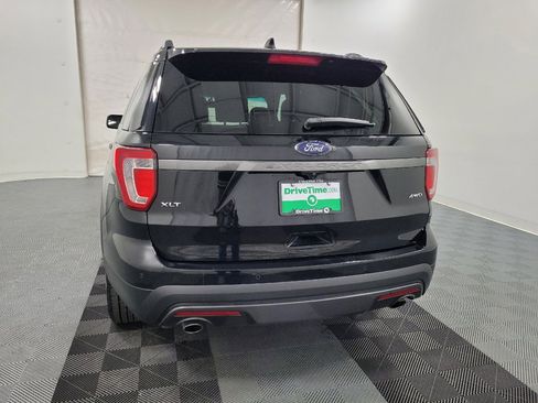 Used 2017 Ford Explorer XLT w/ Equipment Group 202A AWD/4WD image 6
