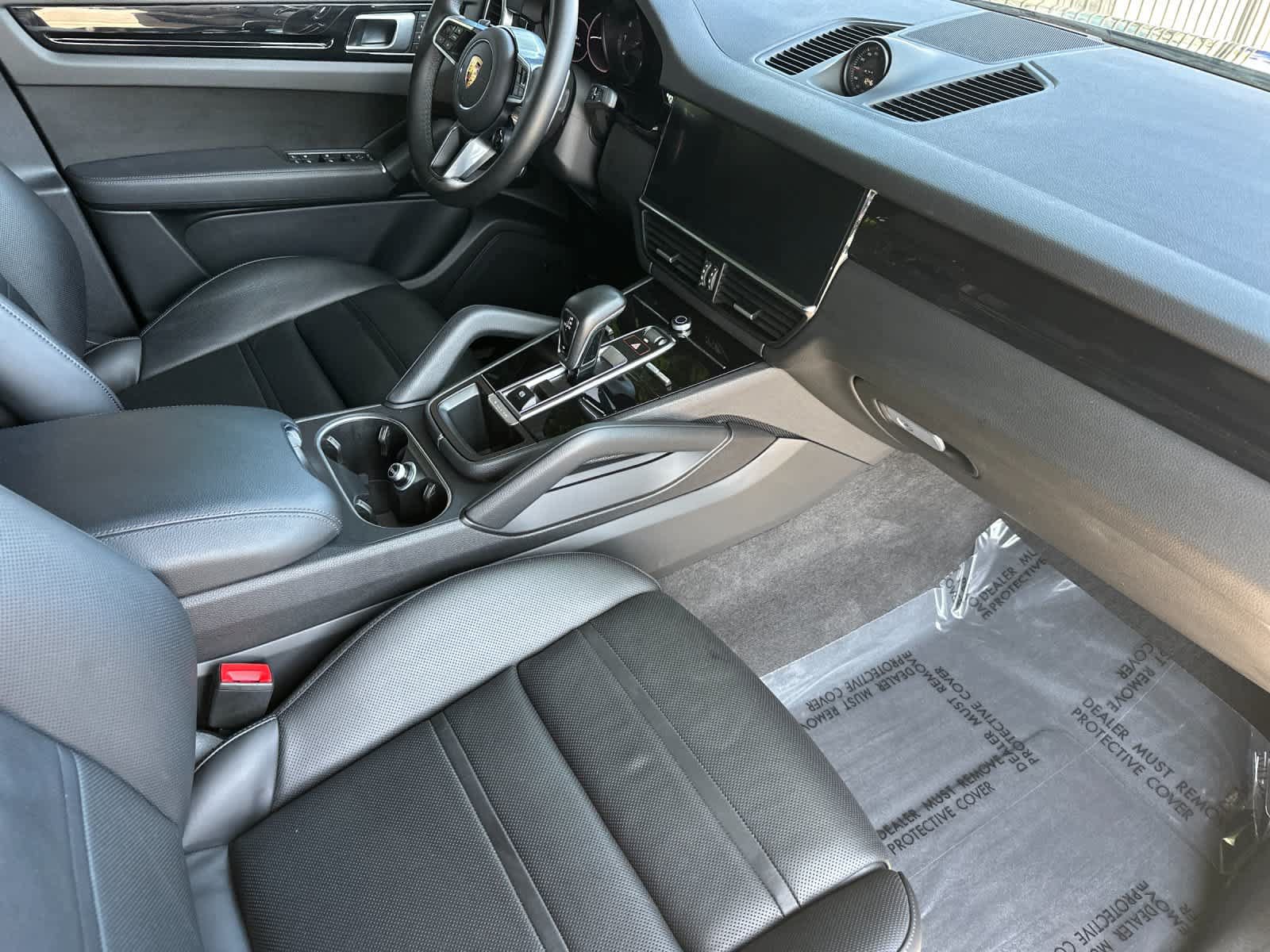 Certified 2023 Porsche Cayenne Coupe AWD/4WD image 17