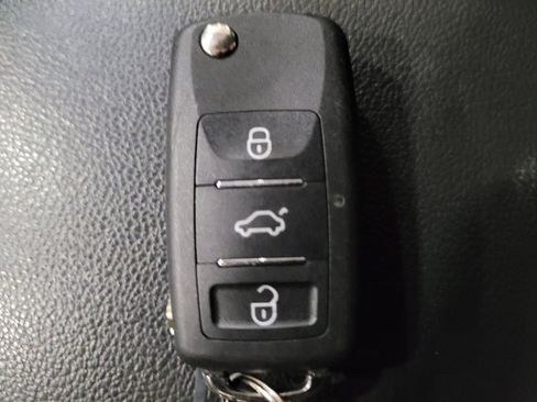 Used 2018 Hyundai Elantra SE FWD image 32