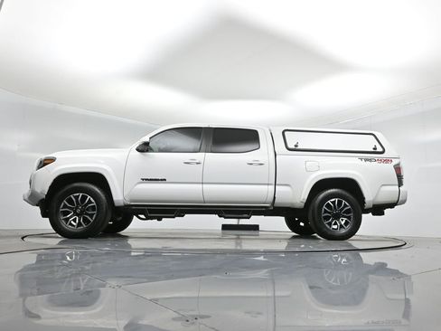 Used 2022 Toyota Tacoma TRD Sport image 7