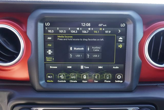 Used 2022 Jeep Gladiator Rubicon w/ LED Lighting Group AWD/4WD image 31