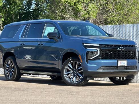 New 2026 Chevrolet Suburban LS w/ LS Custom Edition AWD/4WD image 2