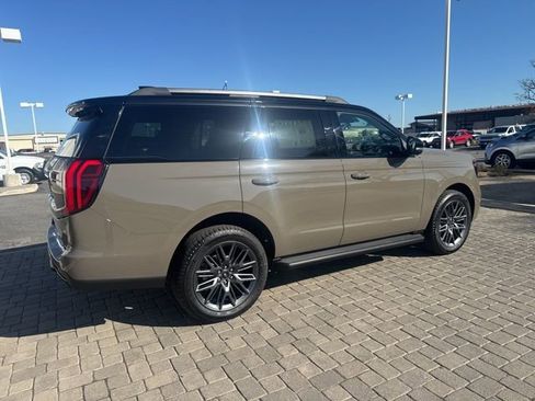 New 2026 Ford Expedition Platinum w/ Stealth Appearance Package image 4