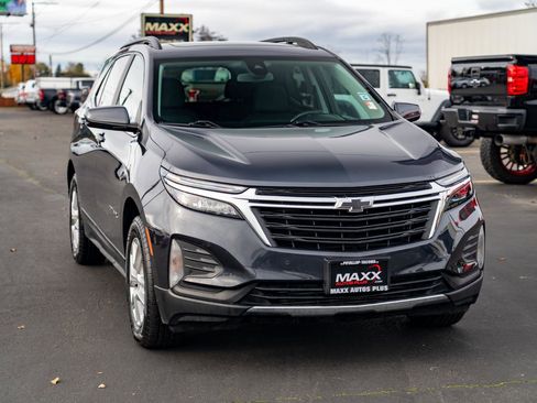 Used 2022 Chevrolet Equinox LT image 2