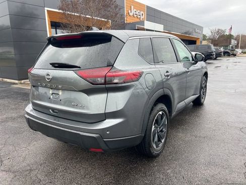 Used 2024 Nissan Rogue SV image 24
