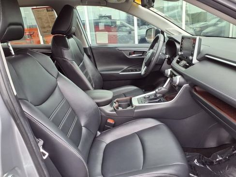 Used 2019 Toyota RAV4 Limited AWD/4WD image 26