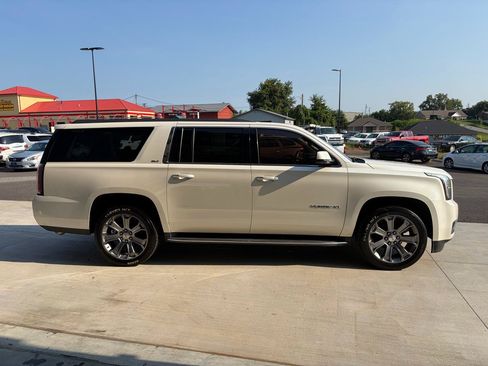 Used 2015 GMC Yukon XL SLT w/ Open Road Package AWD/4WD image 6