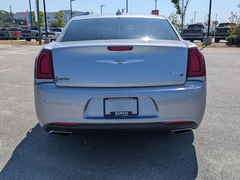 Used 2017 Chrysler 300 S AWD/4WD image 4