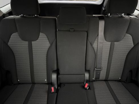 Certified 2025 Kia Sorento LX image 16