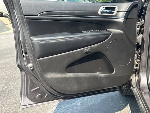 Used 2020 Jeep Grand Cherokee Limited AWD/4WD image 20