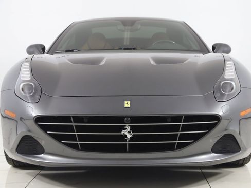 Used 2018 Ferrari California T image 93