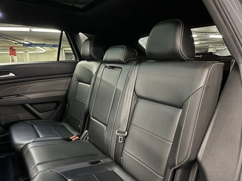 Used 2022 Volkswagen Atlas Cross Sport SE w/ Panoramic Sunroof Package image 22