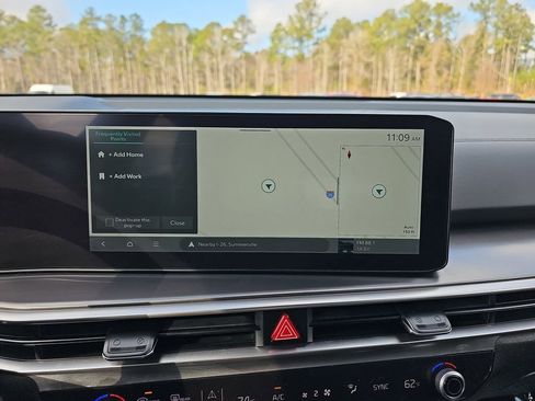 Used 2024 Kia Sorento EX w/ Panoramic Sunroof Package image 27