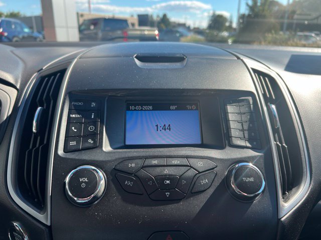 Used 2019 Ford Edge SE FWD image 16