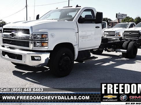 New 2023 Ford F150 LT image 3