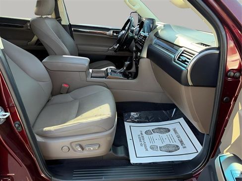 Used 2022 Lexus GX 460 Premium w/ Accessory Package image 22