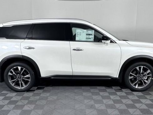Certified 2025 INFINITI QX60 Luxe image 8