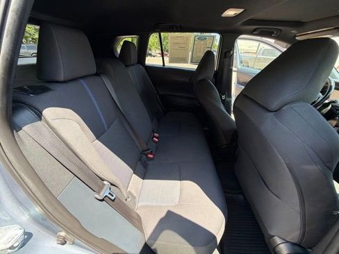 Used 2023 Toyota Corolla Cross AWD Hybrid w/ Moonroof Package image 29