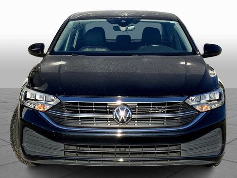 Used 2024 Volkswagen Jetta SE image 3
