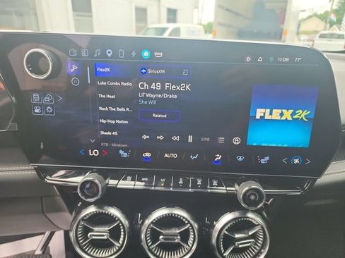 Used 2024 Chevrolet Blazer EV LT AWD/4WD image 18