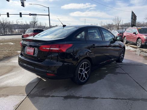 Used 2018 Ford Focus SEL image 4