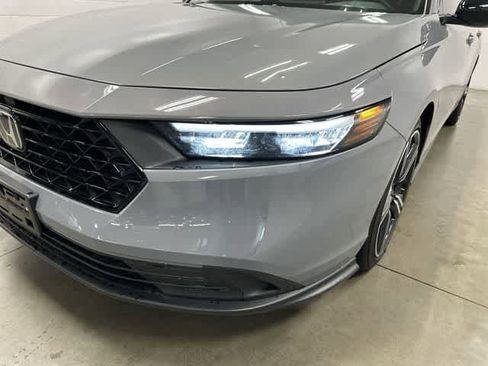 Used 2025 Honda Accord Sport image 30