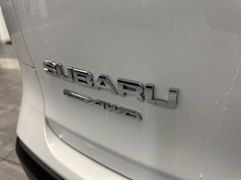 Used 2024 Subaru Ascent Premium w/ Convenience Package image 10