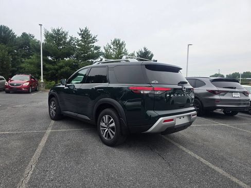 Used 2022 Nissan Pathfinder SL AWD/4WD image 6