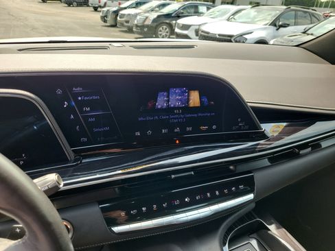 Used 2022 Cadillac Escalade Sport AWD/4WD image 28
