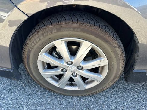 Used 2017 Toyota Prius C Two FWD image 7