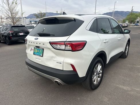 Used 2020 Ford Escape SE image 10