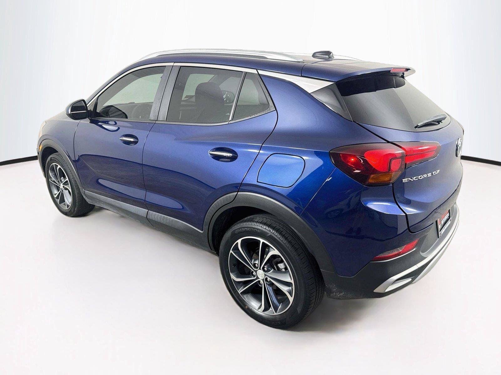 Used 2023 Buick Encore GX Select w/ Safety Package II FWD image 3