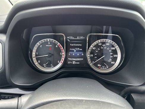 Used 2017 Nissan Titan SV image 11